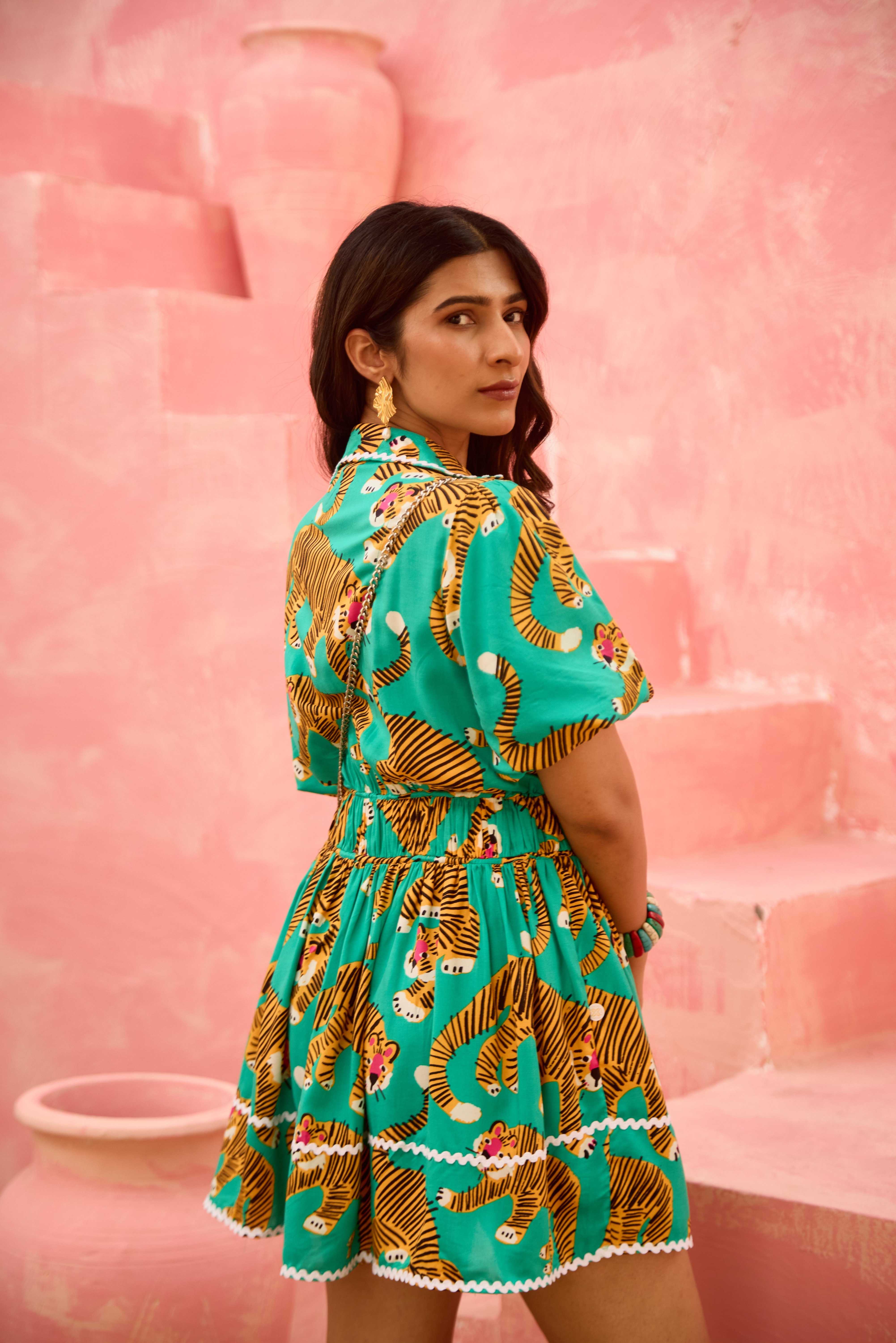 Keha – Short Shirt Dress in Tiger Print