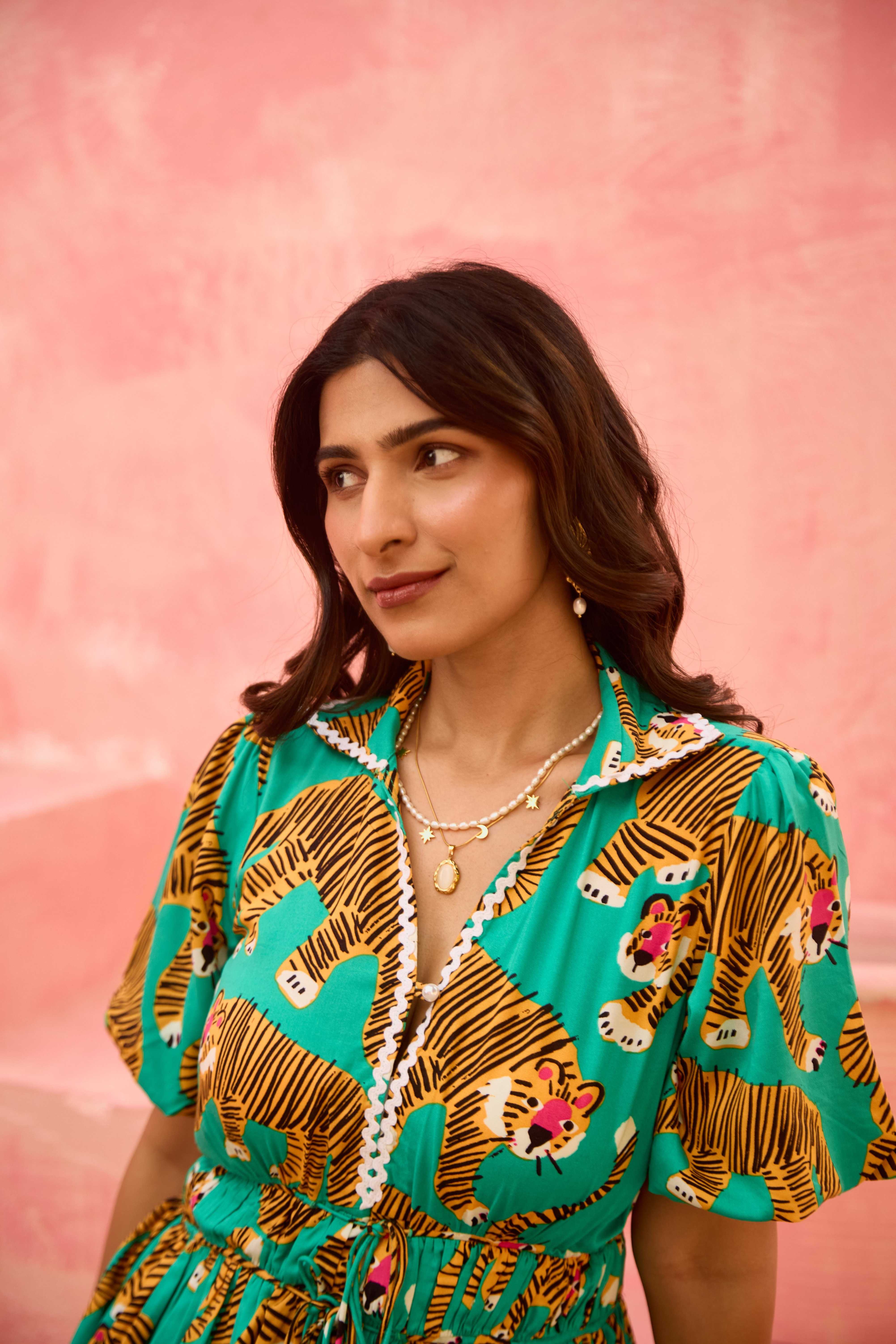 Keha – Short Shirt Dress in Tiger Print