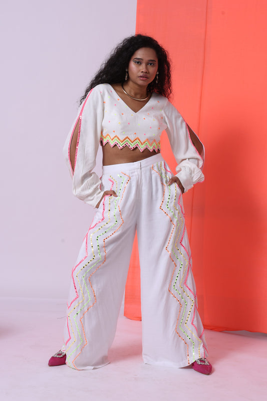 GLO'D UP - SIDE SLIT SLEEVES  EMBROIDERED TOP  [WHITE]